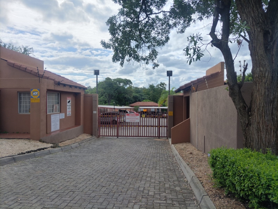 2 Bedroom Property for Sale in Safari Gardens North West